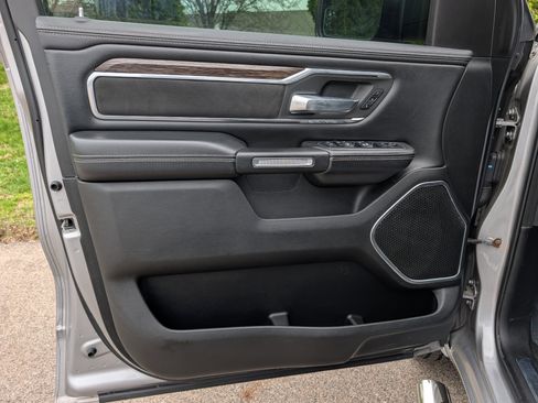 Used 2019 RAM 1500 Laramie image 31