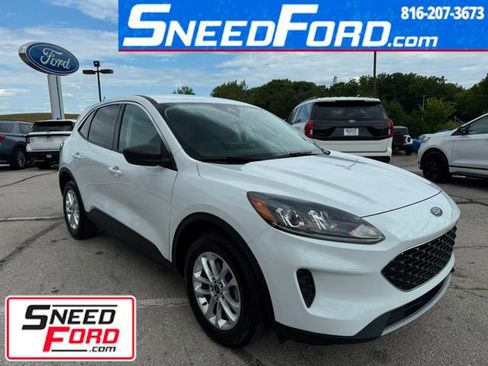 Used 2022 Ford Escape SE image 1