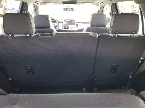Used 2023 GMC Yukon SLT RWD image 30