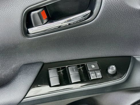 Used 2022 Toyota Prius Prime LE FWD image 19