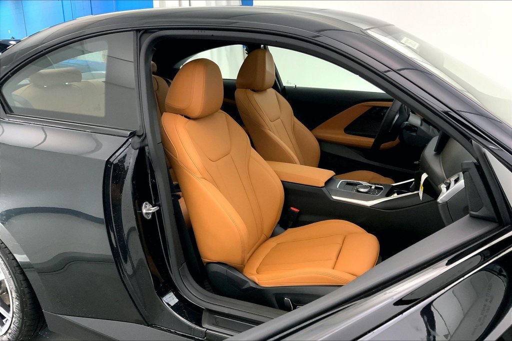 Used 2025 BMW 230i xDrive Coupe w/ Premium Package AWD/4WD image 7