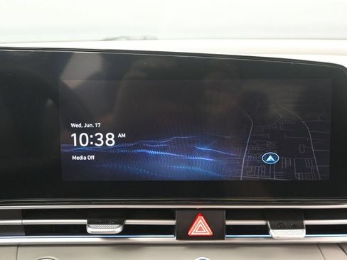 Used 2024 Hyundai Elantra SEL w/ Convenience Package FWD image 15
