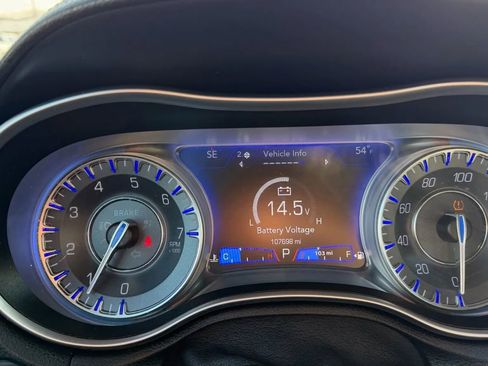 Used 2021 Chrysler 300 S image 28