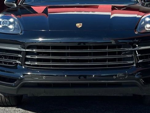 Used 2021 Porsche Cayenne Base image 10