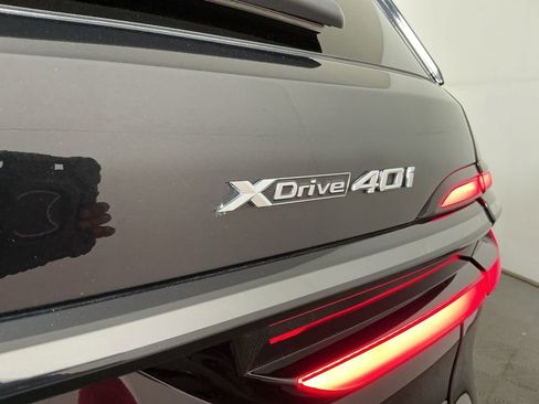 Certified 2025 BMW X7 xDrive40i w/ M Sport Package AWD/4WD image 33