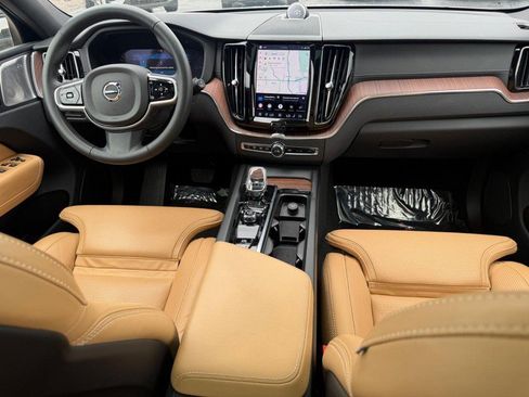 Certified 2023 Volvo XC60 T8 Ultimate w/ Climate Package AWD/4WD image 12