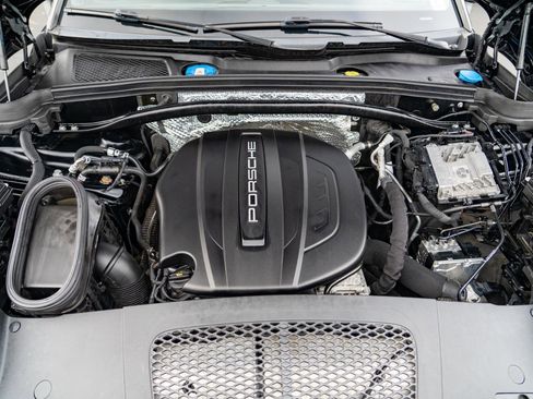 Used 2019 Porsche Macan AWD/4WD image 31
