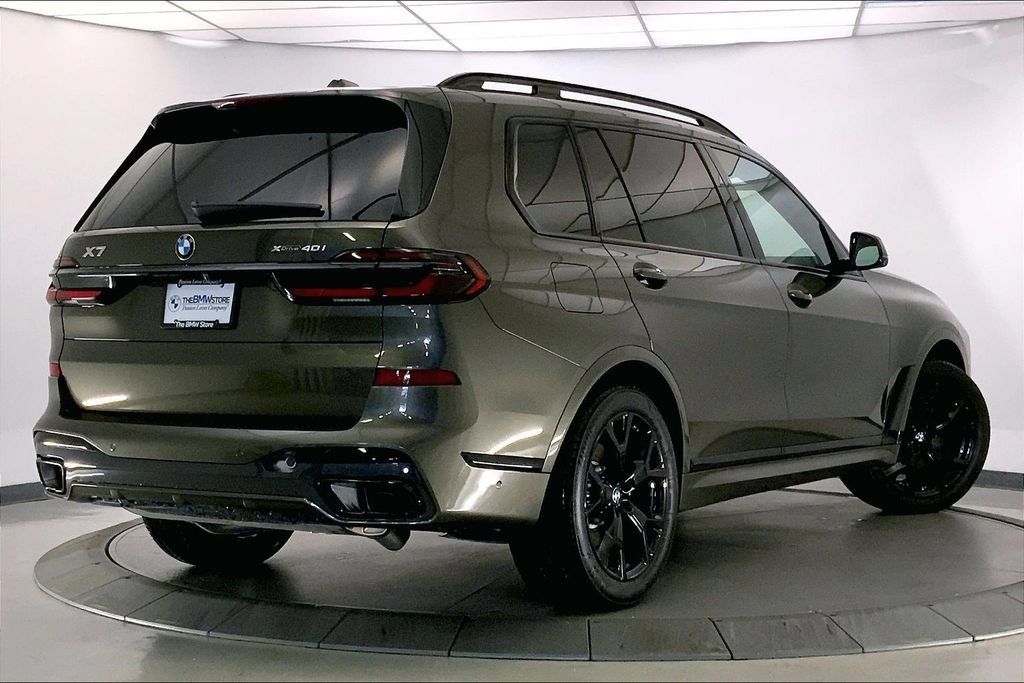 Used 2026 BMW X7 xDrive40i AWD/4WD image 12