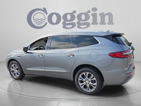 Certified 2021 Buick Enclave Avenir w/ Avenir Technology Package FWD image 3