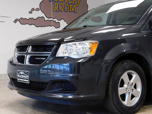 Used 2011 Dodge Grand Caravan SXT image 17
