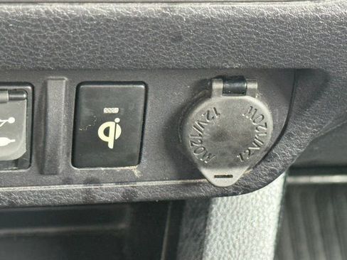 Used 2018 Toyota Tacoma TRD Sport image 30