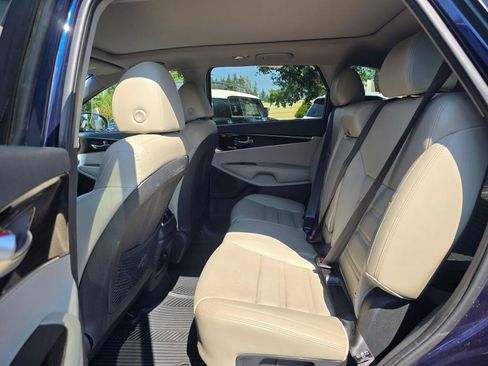 Used 2020 Kia Sorento EX AWD/4WD image 4