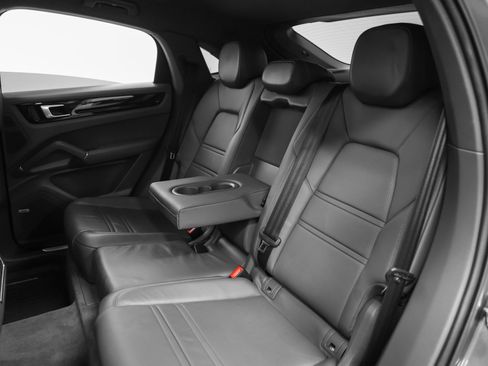 Certified 2022 Porsche Cayenne Coupe AWD/4WD image 36