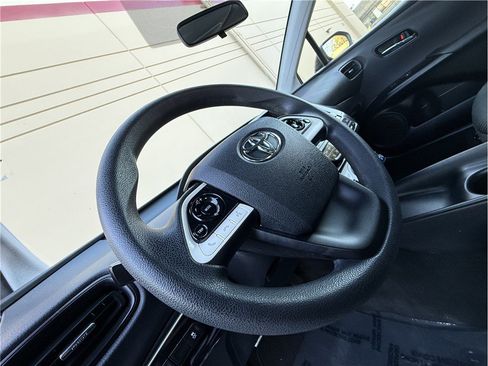 Used 2016 Toyota Prius Two FWD image 8