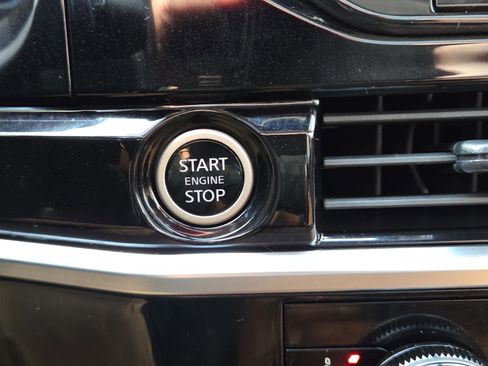 Used 2024 Nissan Pathfinder Platinum w/ Cargo Package image 27