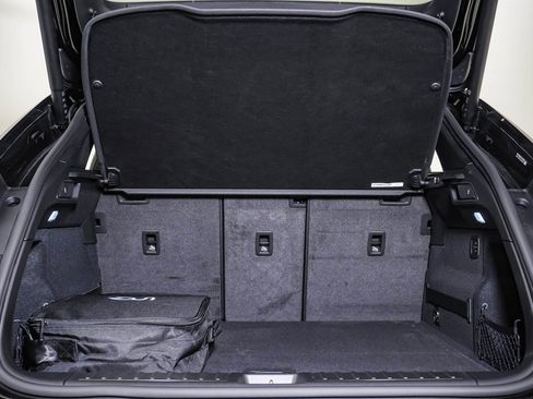 New 2025 Porsche Macan 4S Electric image 28