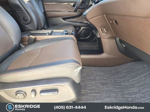 Used 2025 Honda Odyssey Elite image 16