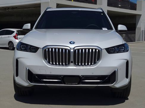 New 2026 BMW X5 xDrive50e w/ Premium Package AWD/4WD image 3