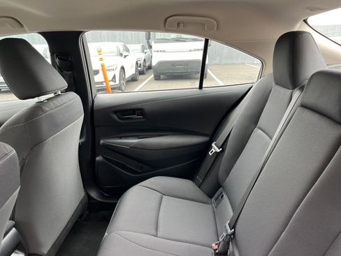 Used 2025 Toyota Corolla LE image 38
