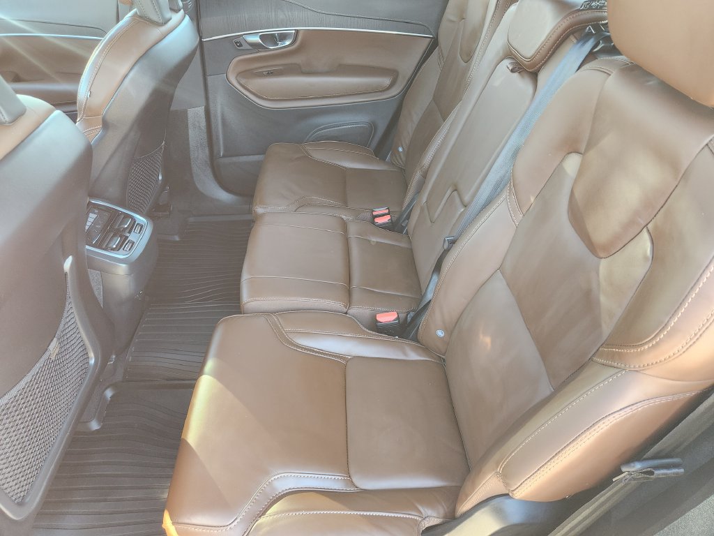 Used 2025 Volvo XC90 B5 Ultra w/ Protection Package Premier AWD/4WD image 26
