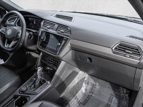 Used 2024 Volkswagen Tiguan SE R-Line image 24