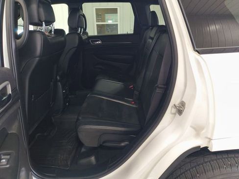 Used 2019 Jeep Grand Cherokee Altitude AWD/4WD image 24