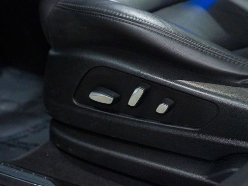 Used 2018 Cadillac XT5 Premium Luxury w/ Driver Assist Package image 18