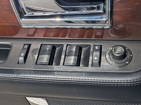 Used 2017 Lincoln Navigator Select AWD/4WD image 16