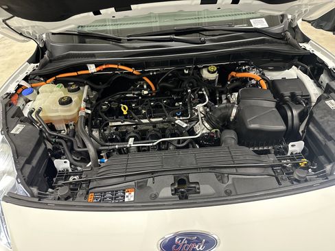 Used 2020 Ford Escape Titanium image 34