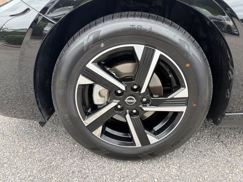 Used 2025 Nissan Sentra SV FWD image 21