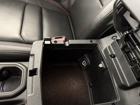 Used 2024 Jeep Wrangler Rubicon image 29
