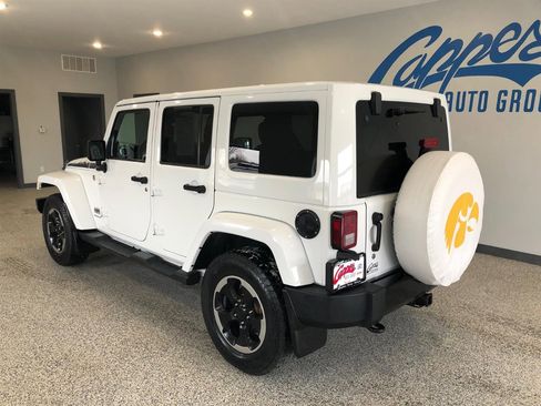 Used 2014 Jeep Wrangler Unlimited Sahara image 4