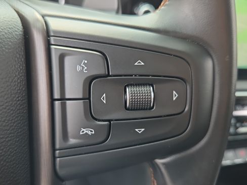 Certified 2025 GMC Sierra 1500 AT4 w/ Technology Package AWD/4WD image 26