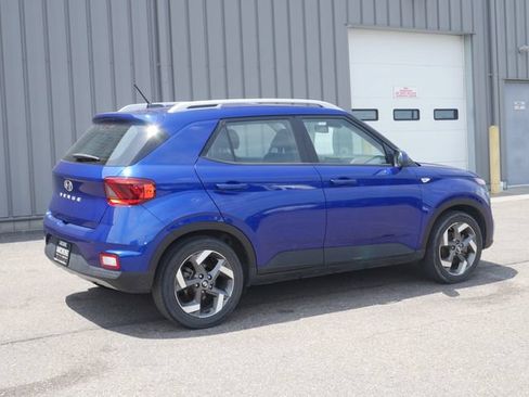 Used 2023 Hyundai Venue SEL FWD image 9