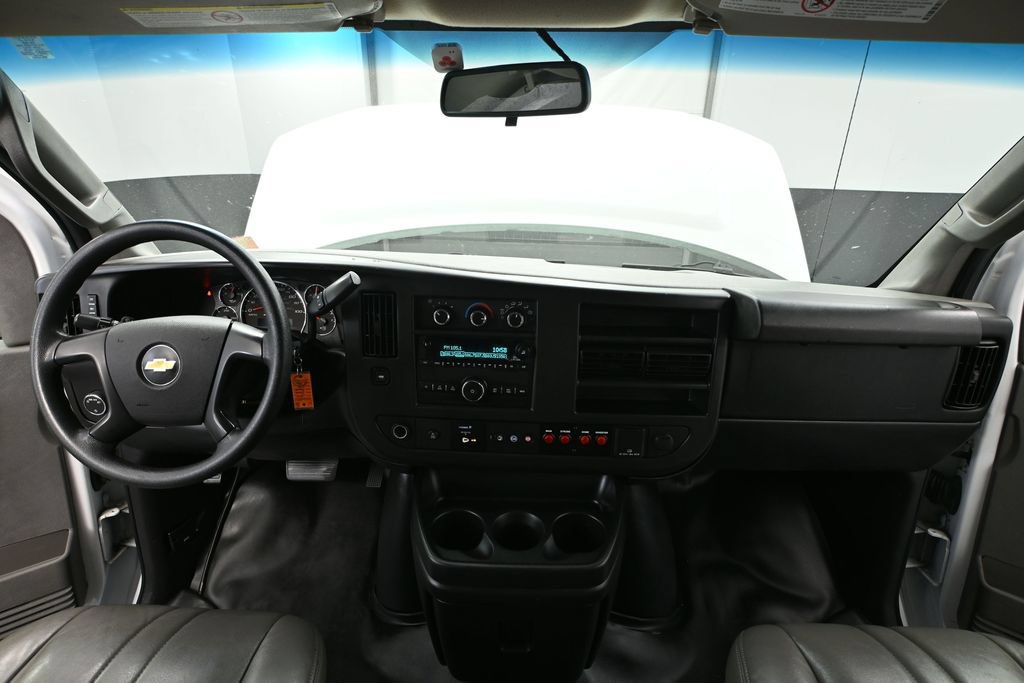 Used 2016 Chevrolet Express 2500 RWD image 18