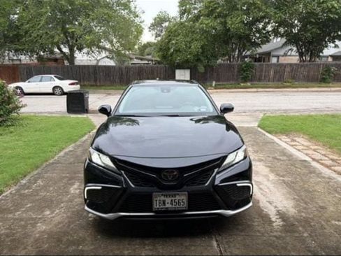 Used 2023 Toyota Camry XSE FWD image 7