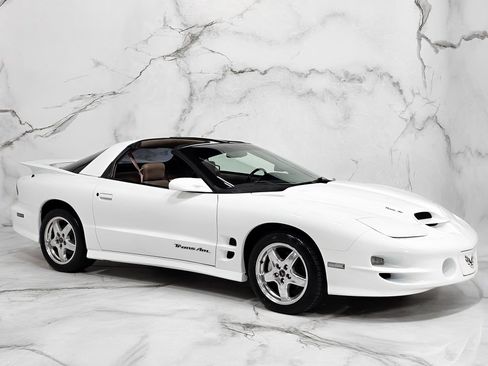 Used 2002 Pontiac Firebird Formula image 2