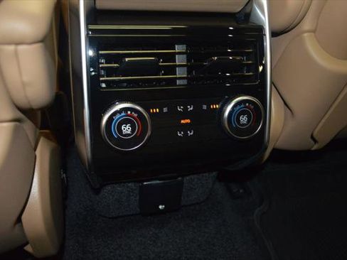 New 2026 Land Rover Range Rover Long Wheelbase SE AWD/4WD image 36
