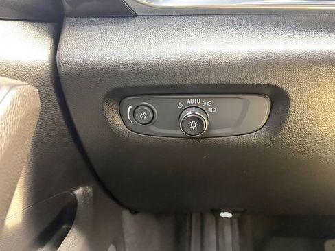 Used 2022 Chevrolet Traverse RS image 14