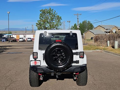 Used 2015 Jeep Wrangler Unlimited Rubicon image 7