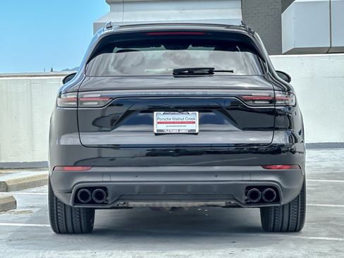 Used 2023 Porsche Cayenne Platinum Edition AWD/4WD image 7
