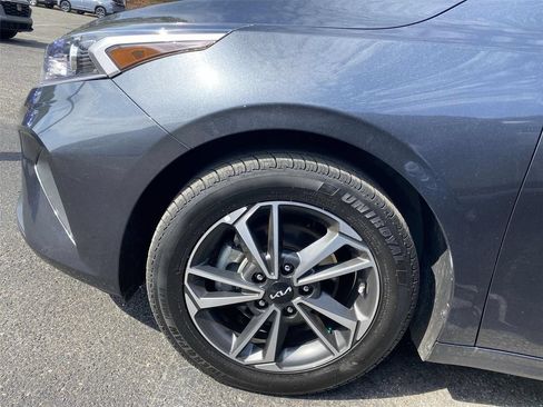 Used 2023 Kia Forte LXS FWD image 2