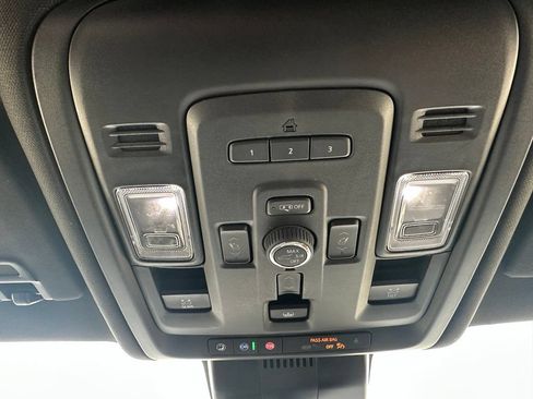 Used 2024 GMC Yukon XL Denali AWD/4WD image 25