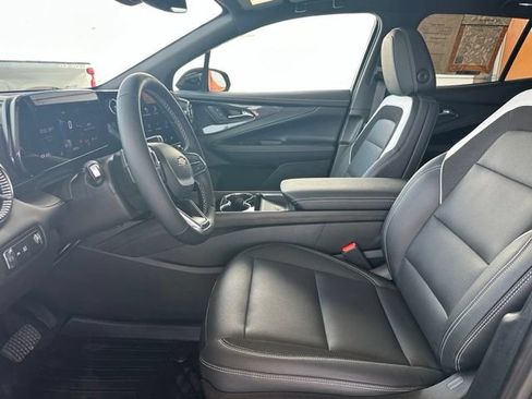 Used 2024 Chevrolet Blazer EV LT AWD/4WD image 28