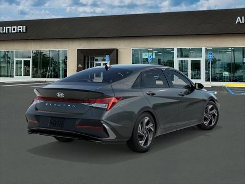 New 2026 Hyundai Elantra SEL Sport Premium image 4