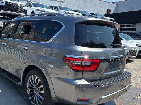 Used 2022 Nissan Armada Platinum AWD/4WD image 2