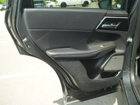 Used 2025 Mitsubishi Outlander SE FWD image 16
