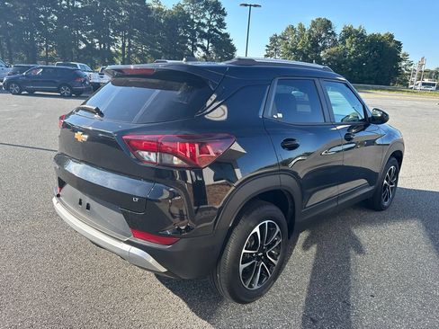 Used 2025 Chevrolet TrailBlazer LT AWD/4WD image 10