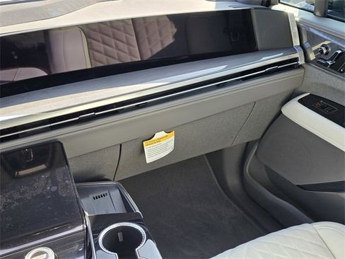 New 2026 Cadillac Escalade IQL Luxury image 20