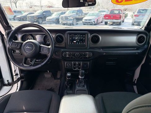 Used 2023 Jeep Wrangler Sport S image 17